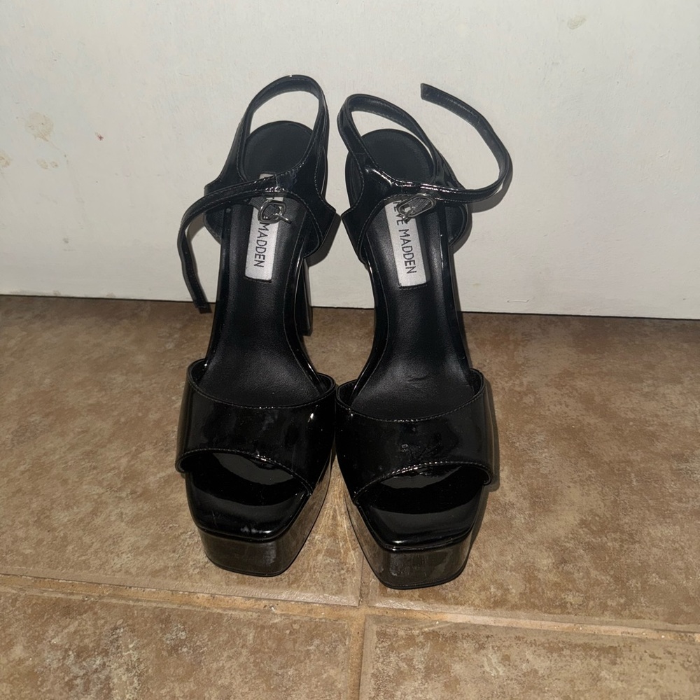 Steven Madden cologne heel size 6